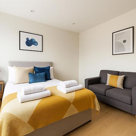 Bright Studio Flat - Walk To River Thames & Kingston Town Surbiton Екстер'єр фото